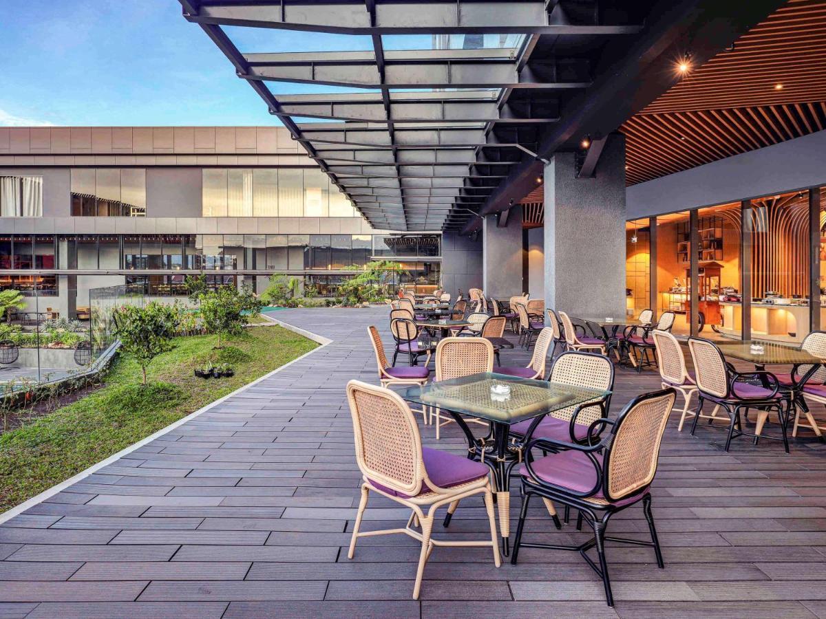 Grand Mercure Malang Hotel Exterior photo