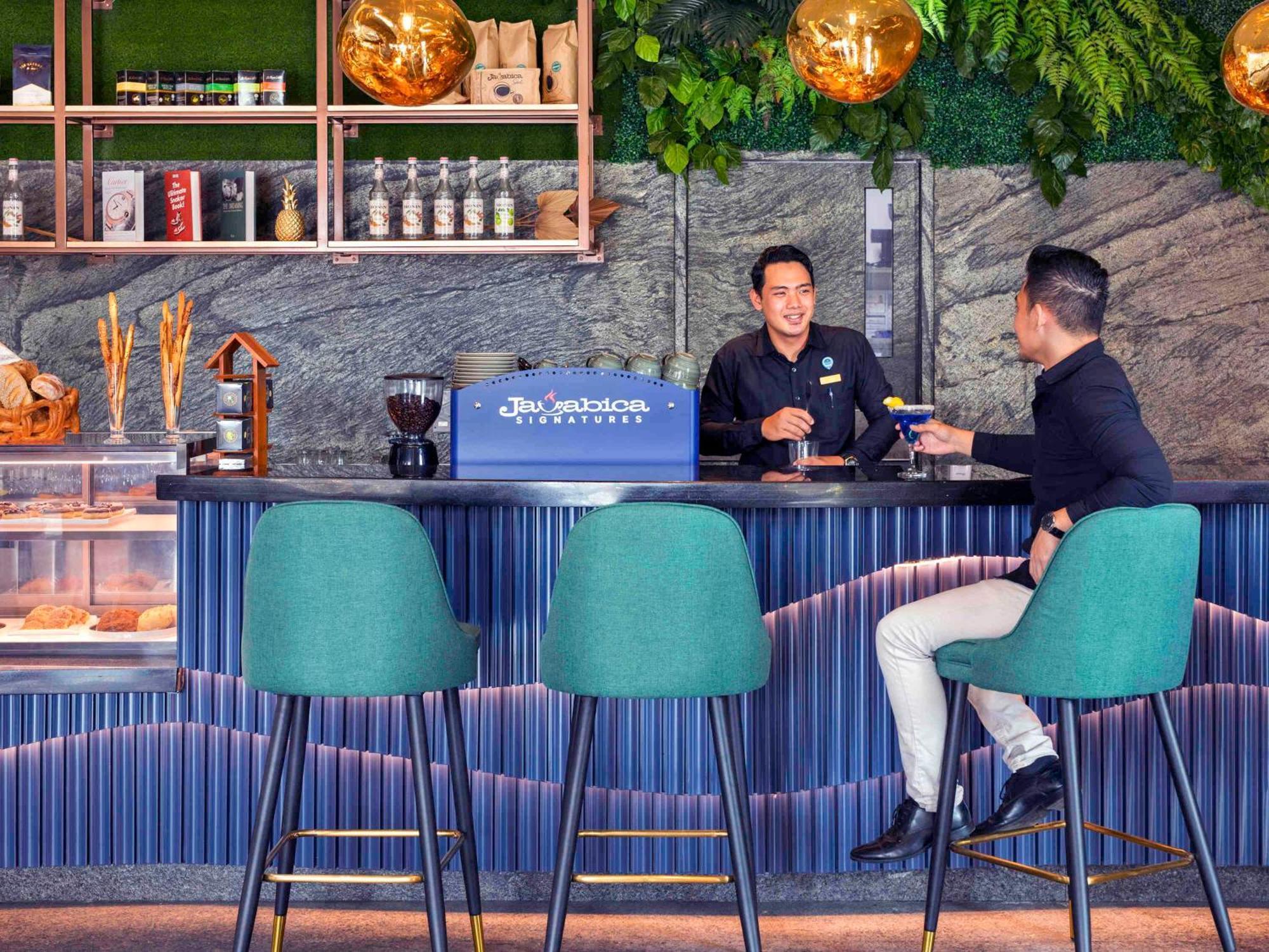 Grand Mercure Malang Exterior photo