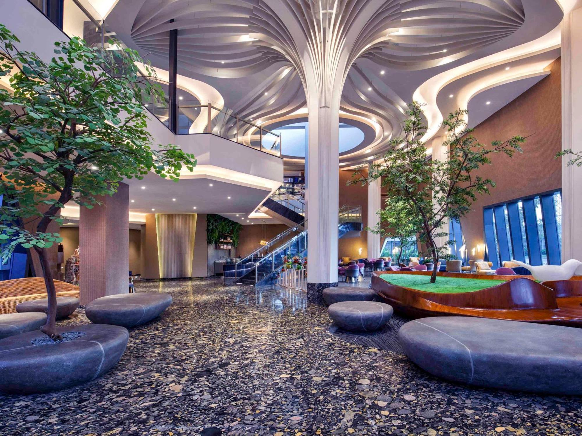 Grand Mercure Malang Exterior photo